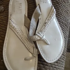 VTG KISS leather sandals size 7