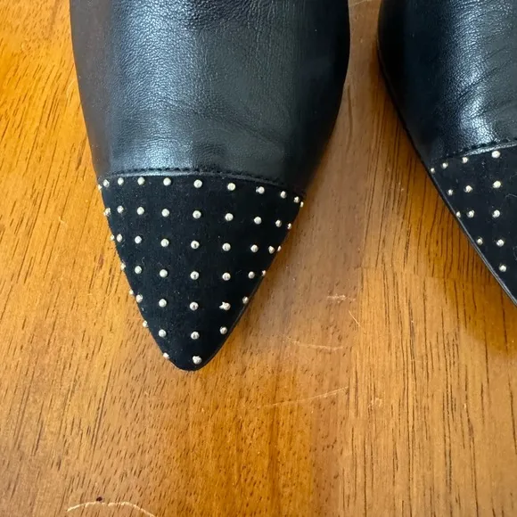 White House Black Market black leather stiletto heel booties size 9 side zip