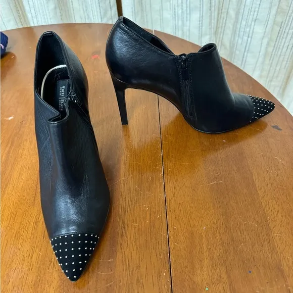 White House Black Market black leather stiletto heel booties size 9 side zip