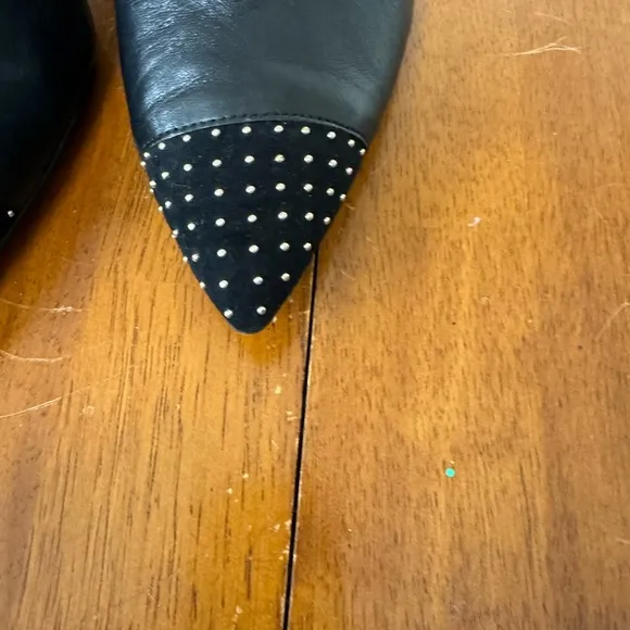 White House Black Market black leather stiletto heel booties size 9 side zip