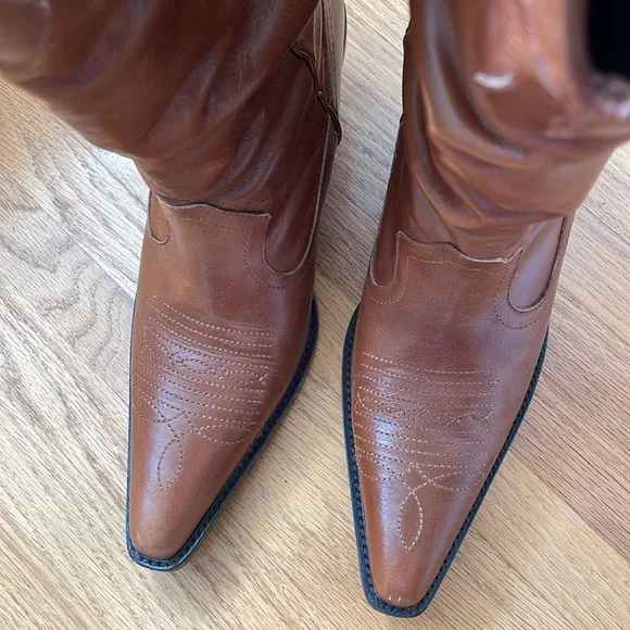 Wild Pair Womens Embroidered Pointed Toe Cowboy Western Boots - size 7.5B
