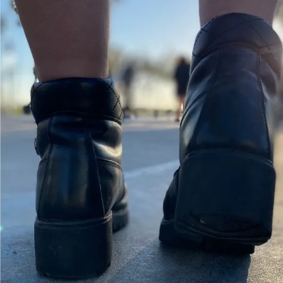 WOMEN’S CHUNKY LEATHER LACE UP HARLEY- DAVIDSON ANKLE BOOTS SIZE 8.5