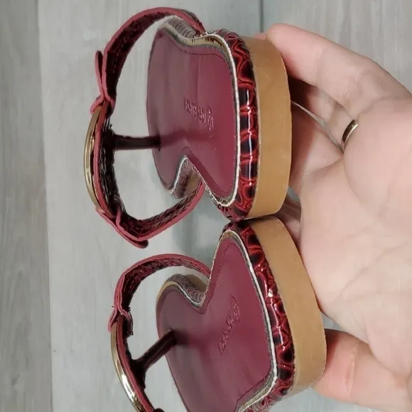 Womens Miller mock croc metal logo sandals in burgandy sz 38/7