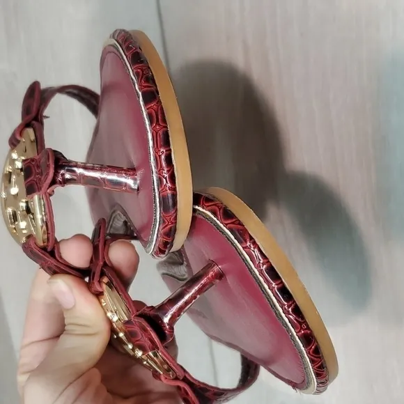 Womens Miller mock croc metal logo sandals in burgandy sz 38/7