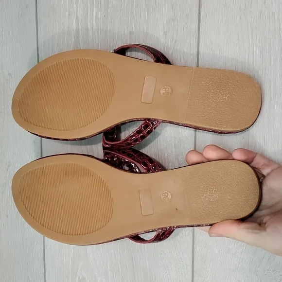Womens Miller mock croc metal logo sandals in burgandy sz 38/7