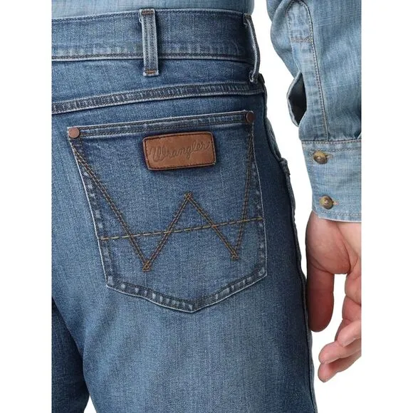 Wrangler Men's Retro Slim Fit Boot Cut Jean Llano 42W x 32L NWT‎ Blue