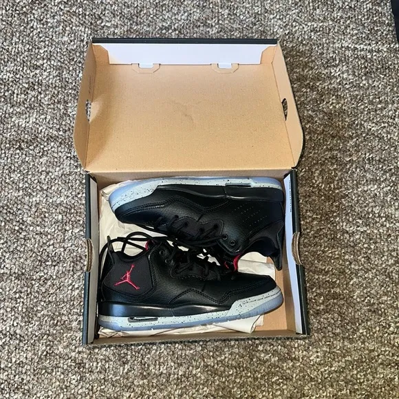 Youth Jordan Courtside 23 Basketball Sneakers size 4 brand new in box