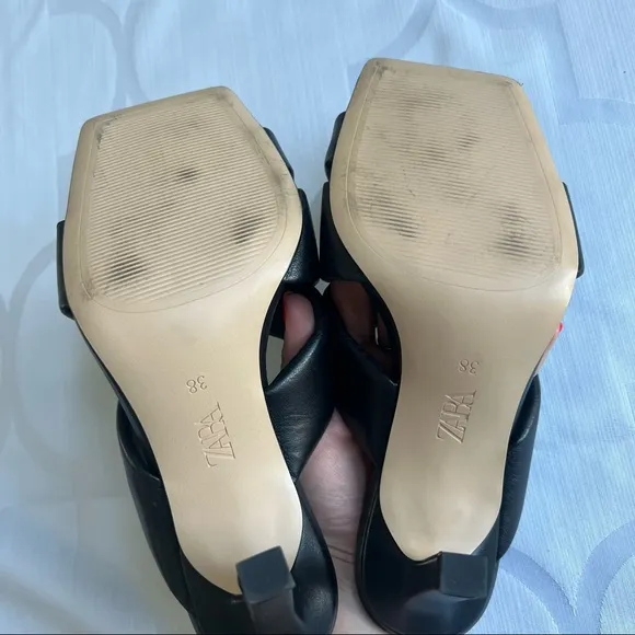 Zara black leather padded cross strap toe strap sandal with heel Size 38 7.5