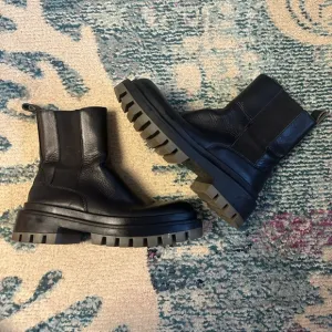 Zara Chunky Lug Sole Black Boots