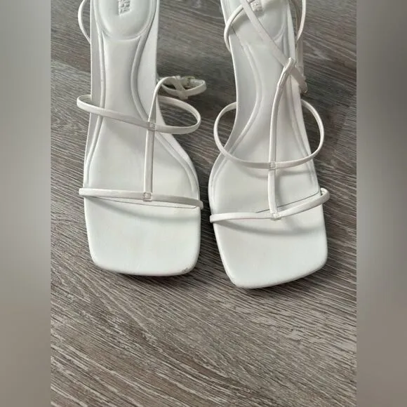 Zara GUC White Minimalist Strapy Sandals Size 7,5 US 38 UE Excellent Condition