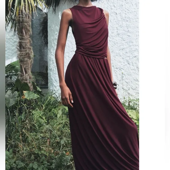 Zara NWT Burgundy elastic waistband balloon midi skirt, stretchy material