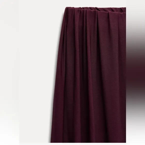 Zara NWT Burgundy elastic waistband balloon midi skirt, stretchy material