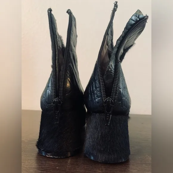 ZOU XOU Black Boot Combined texturized Boots. Size 7